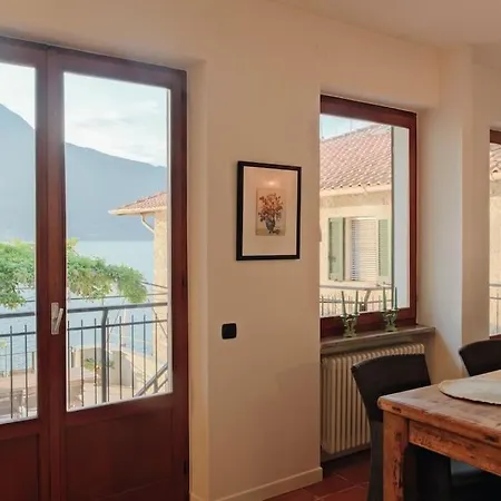 Volledig Huis Met Zicht Op Comomeer * Musso
